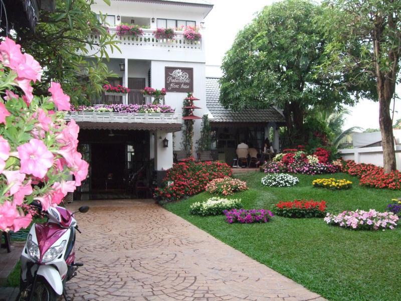 Rachamankha Flora House Hotel Chiang Mai Exterior photo